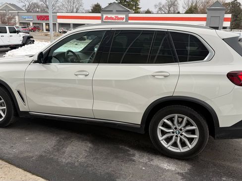 Used 2022 BMW X5 xDrive40i w/ Premium Package image 6