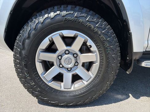 Used 2016 Toyota 4Runner Trail Premium AWD/4WD image 15