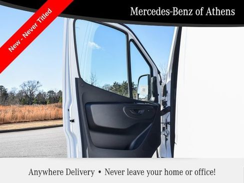 Used 2024 Mercedes-Benz Sprinter 2500 image 14