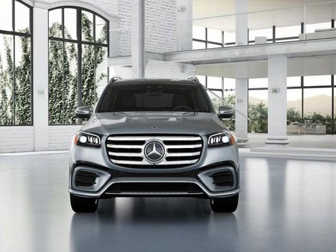 Used 2025 Mercedes-Benz GLS 450 4MATIC image 8