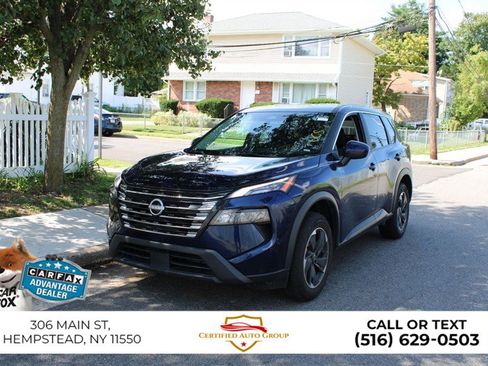 Used 2024 Nissan Rogue SV FWD image 3