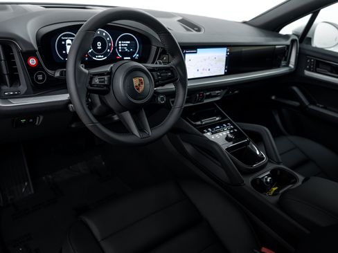 Certified 2026 Porsche Cayenne AWD/4WD image 4