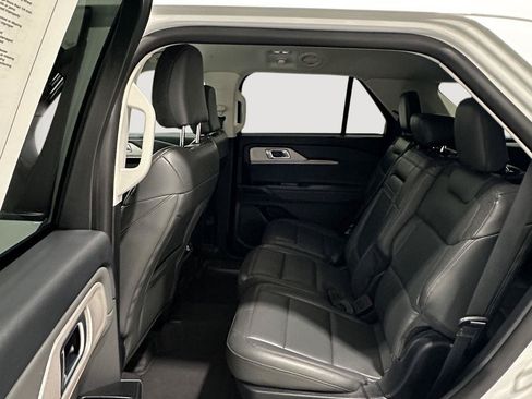 Used 2025 Ford Explorer Active w/ Active Comfort Package AWD/4WD image 22