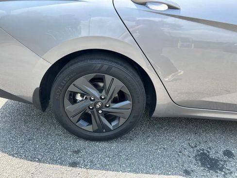 Certified 2023 Hyundai Elantra SEL FWD image 7