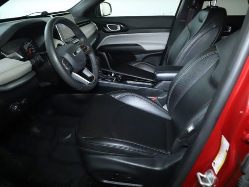 Used 2025 Jeep Compass Limited AWD/4WD image 18