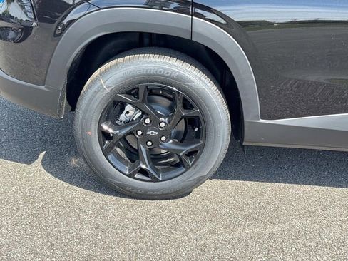 New 2026 Chevrolet Trax LT w/ Driver Confidence Package FWD image 11