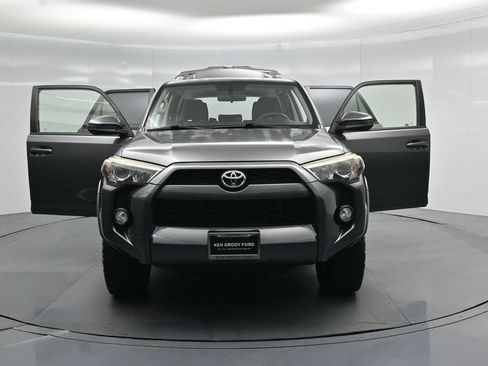 Used 2014 Toyota 4Runner SR5 RWD image 27