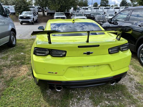 Used 2021 Chevrolet Camaro ZL1 RWD image 7