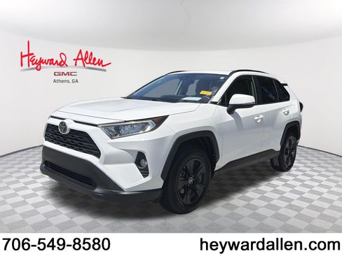 Used 2019 Toyota RAV4 XLE w/ Convenience Package FWD image 1
