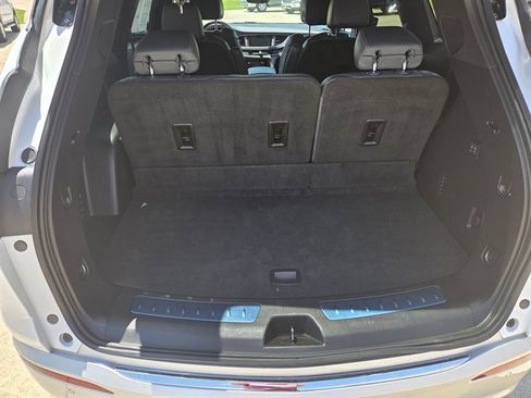 Used 2024 Buick Enclave Premium image 10