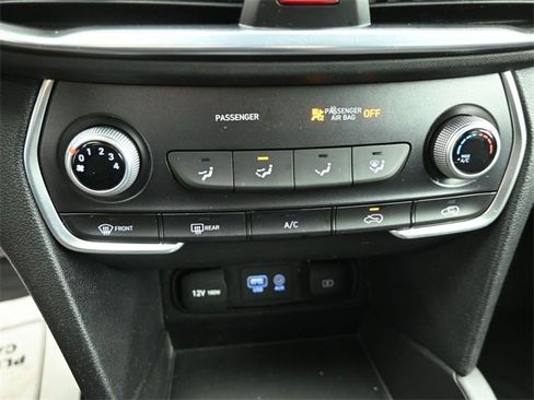 Used 2019 Hyundai Santa Fe SE image 17