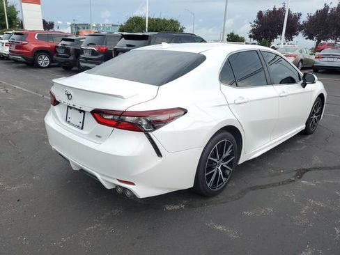 Used 2024 Toyota Camry SE FWD image 4