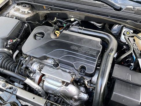 Used 2020 Chevrolet Malibu LT image 30
