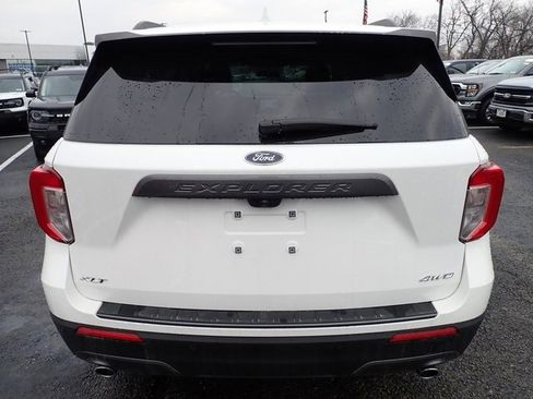 Used 2023 Ford Explorer XLT w/ Equipment Group 202A image 7
