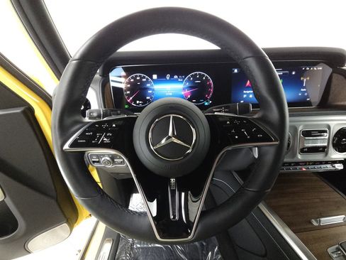 Used 2025 Mercedes-Benz G 550 image 11