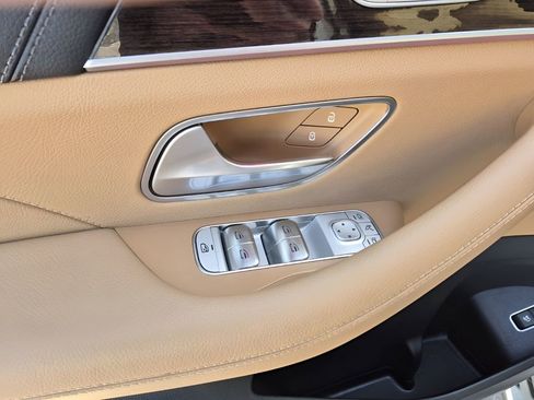 Used 2024 Mercedes-Benz GLS 450 4MATIC image 28