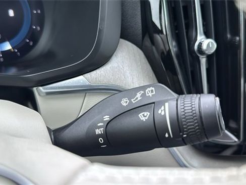 Used 2023 Volvo XC60 B5 Plus w/ Climate Package image 21