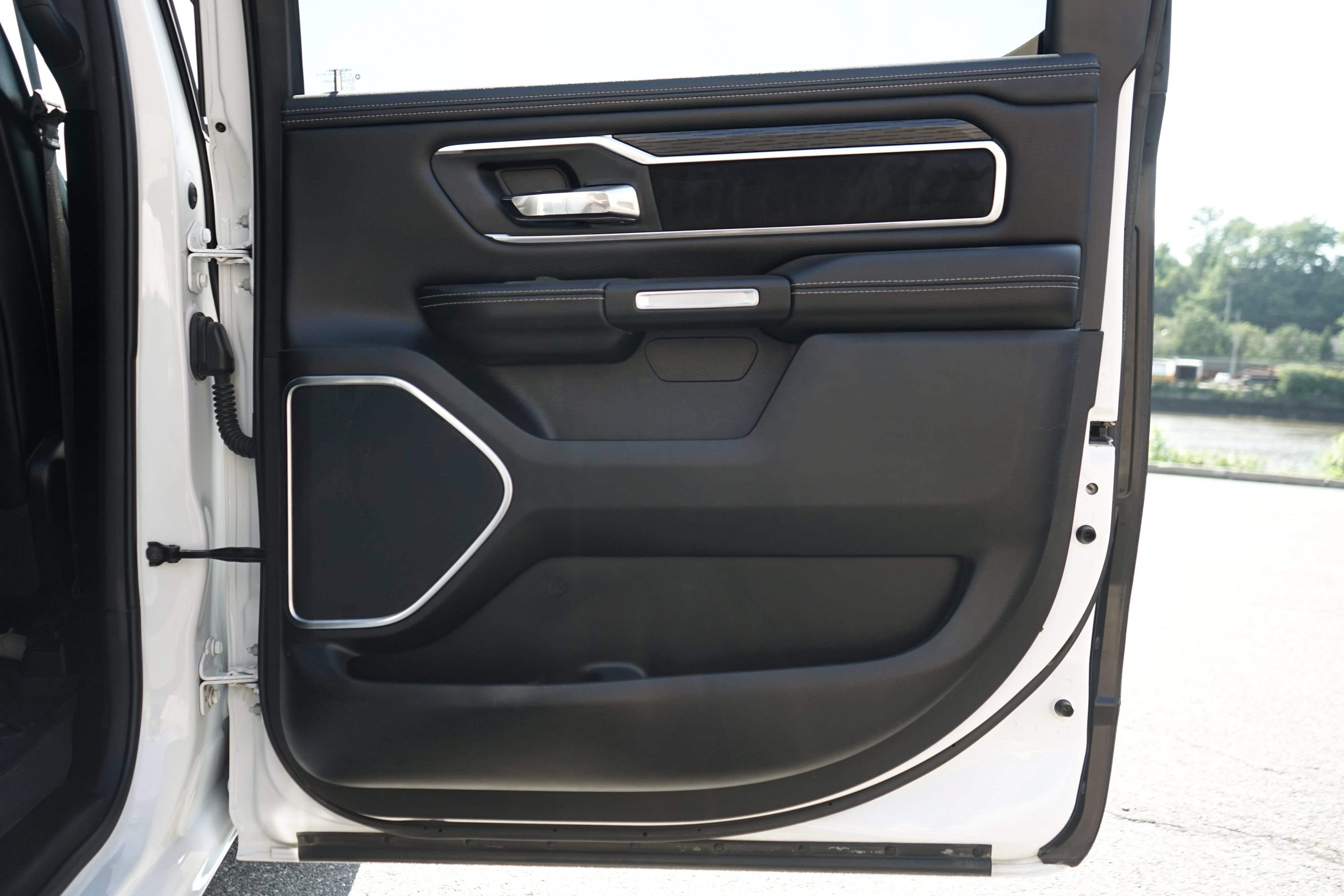 Used 2023 RAM 1500 Laramie AWD/4WD image 36