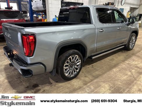 Used 2024 GMC Sierra 1500 Denali Ultimate AWD/4WD image 10