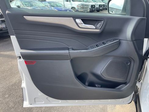 Used 2022 Ford Escape SEL image 16