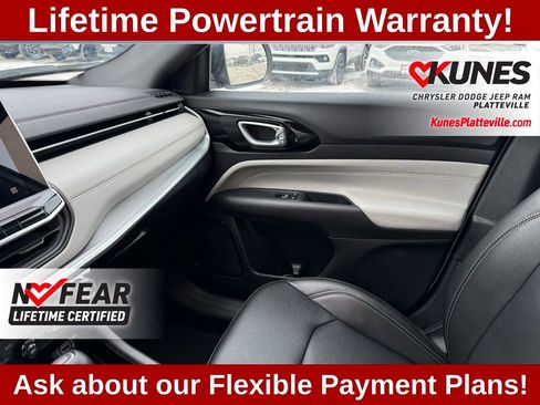 Used 2025 Jeep Compass Limited image 27