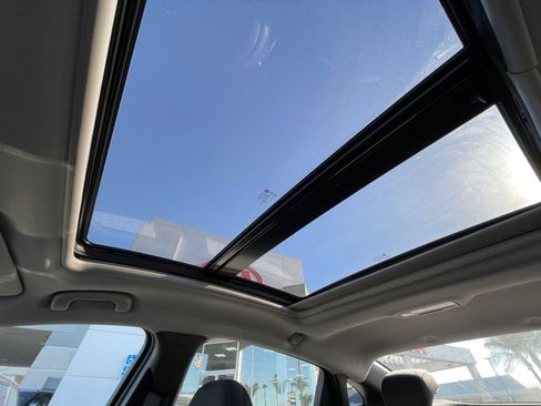 Used 2024 Chevrolet Malibu LT image 30