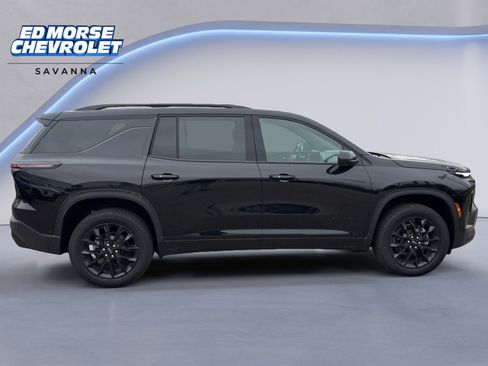 Used 2025 Chevrolet Traverse LT w/ Enhanced Driving Package image 6