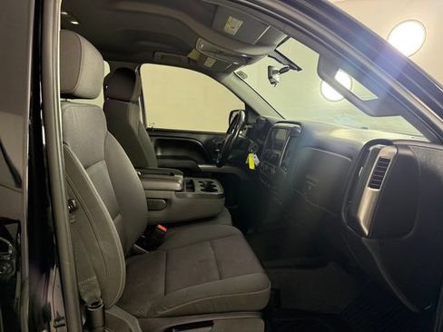 Used 2019 Chevrolet Silverado 1500 LT w/ LPO, Black Pack AWD/4WD image 18