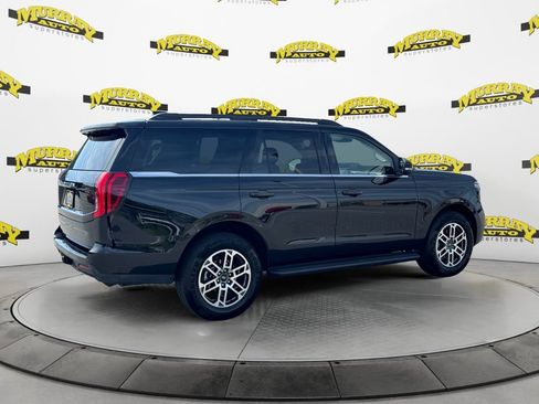 Used 2025 Ford Expedition Active RWD image 5