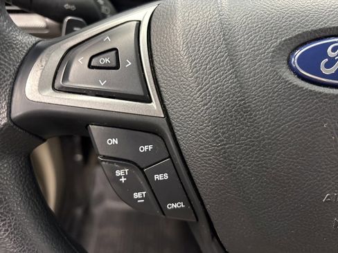 Used 2018 Ford Fusion SE w/ Fusion SE Technology Package image 36