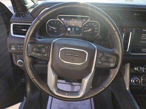 Used 2021 GMC Yukon Denali w/ Denali Premium Package image 13