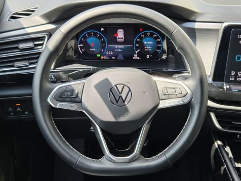 Used 2026 Volkswagen Atlas Cross Sport SE FWD image 14