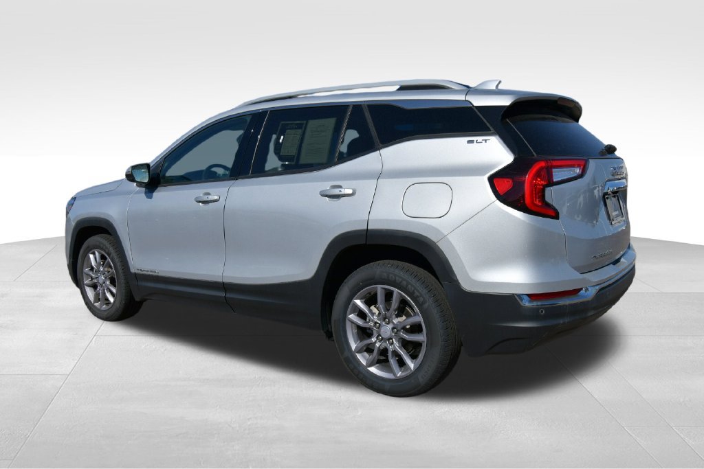 Used 2022 GMC Terrain SLT AWD/4WD image 4