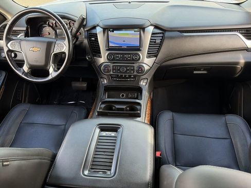 Used 2020 Chevrolet Suburban Premier AWD/4WD image 25