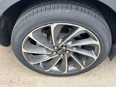 Used 2023 Lincoln Nautilus Reserve w/ Equipment Group 202A AWD/4WD image 8