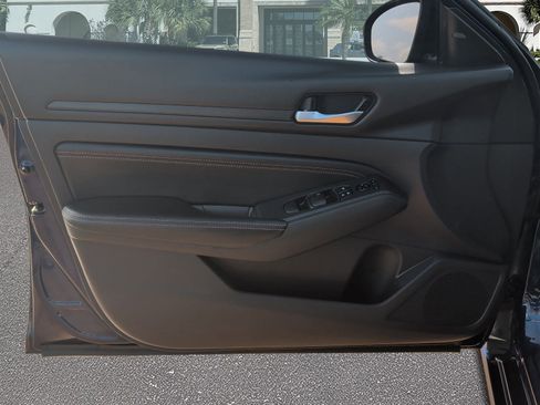 Used 2019 Nissan Altima 2.5 SR AWD/4WD image 8