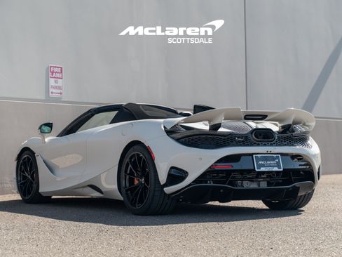Used 2024 McLaren 750S Spider RWD image 5