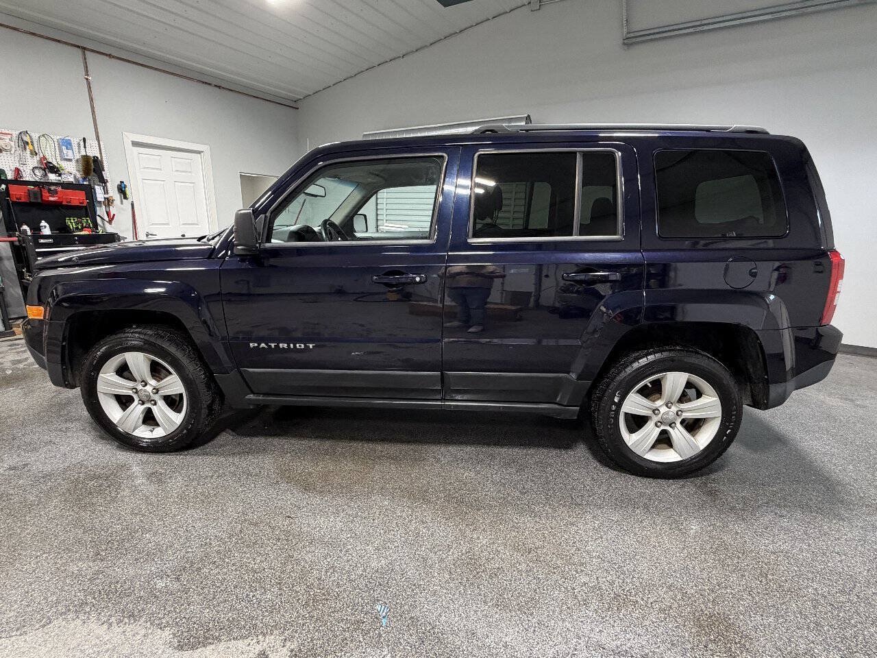 Used 2011 Jeep Patriot Latitude AWD/4WD image 8