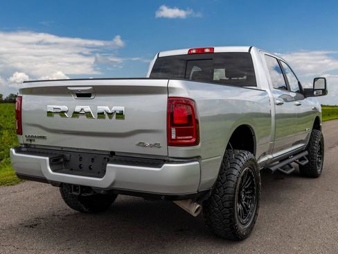 Used 2026 RAM 2500 Laramie AWD/4WD image 3