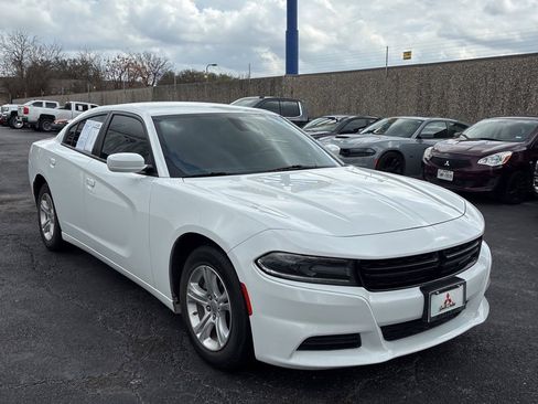 Used 2022 Dodge Charger SXT image 4