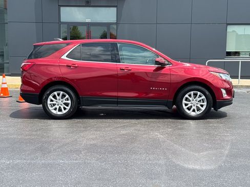Used 2020 Chevrolet Equinox LT FWD image 2