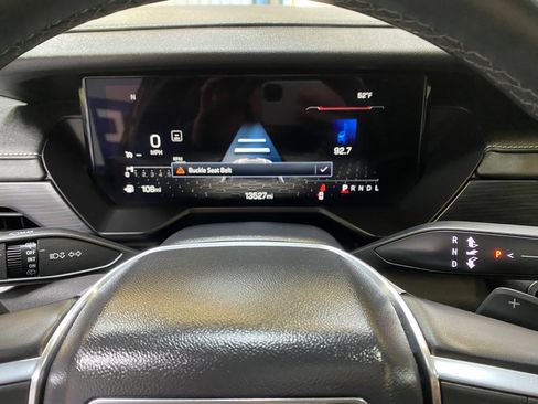 Used 2025 GMC Acadia Elevation image 38