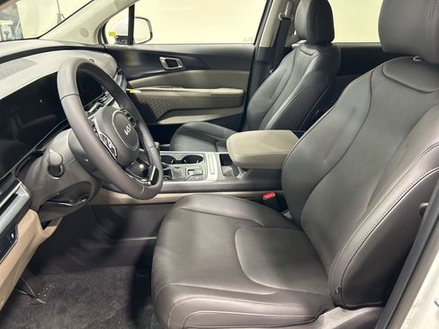 New 2026 Kia Carnival LXS image 9