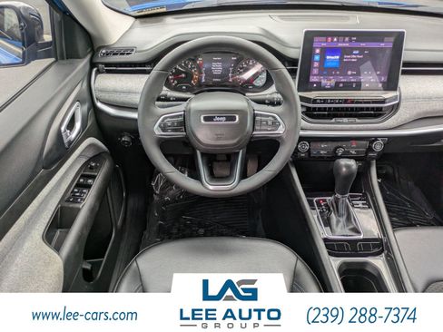 Used 2022 Jeep Compass Latitude FWD image 12