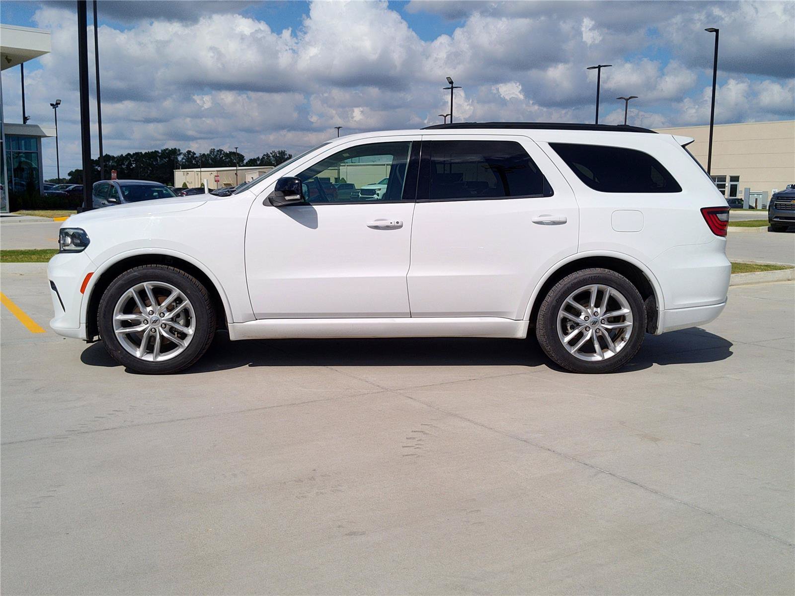 Used 2024 Dodge Durango GT RWD image 3