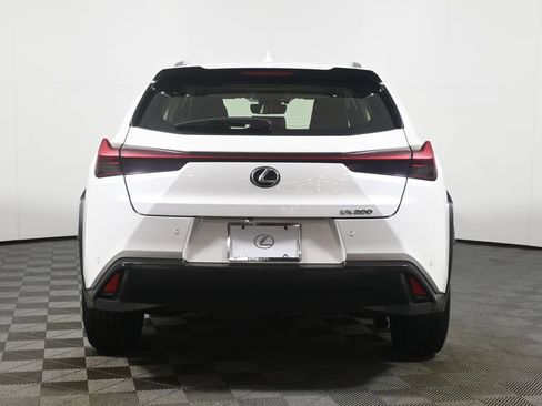 Used 2019 Lexus UX 200 w/ Premium Package FWD image 6