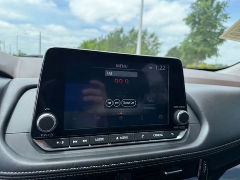 Used 2022 Nissan Rogue SL FWD image 18