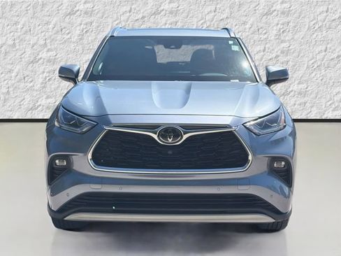 Used 2020 Toyota Highlander Platinum FWD image 8