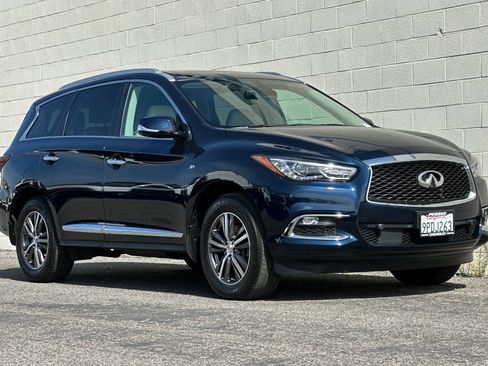 Used 2019 INFINITI QX60 Luxe w/ Essential Package AWD/4WD image 2