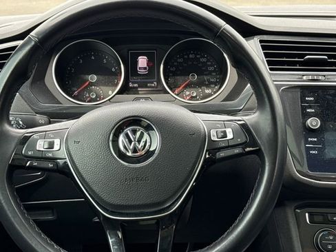 Used 2018 Volkswagen Tiguan SE w/ Panoramic Sunroof Package AWD/4WD image 13